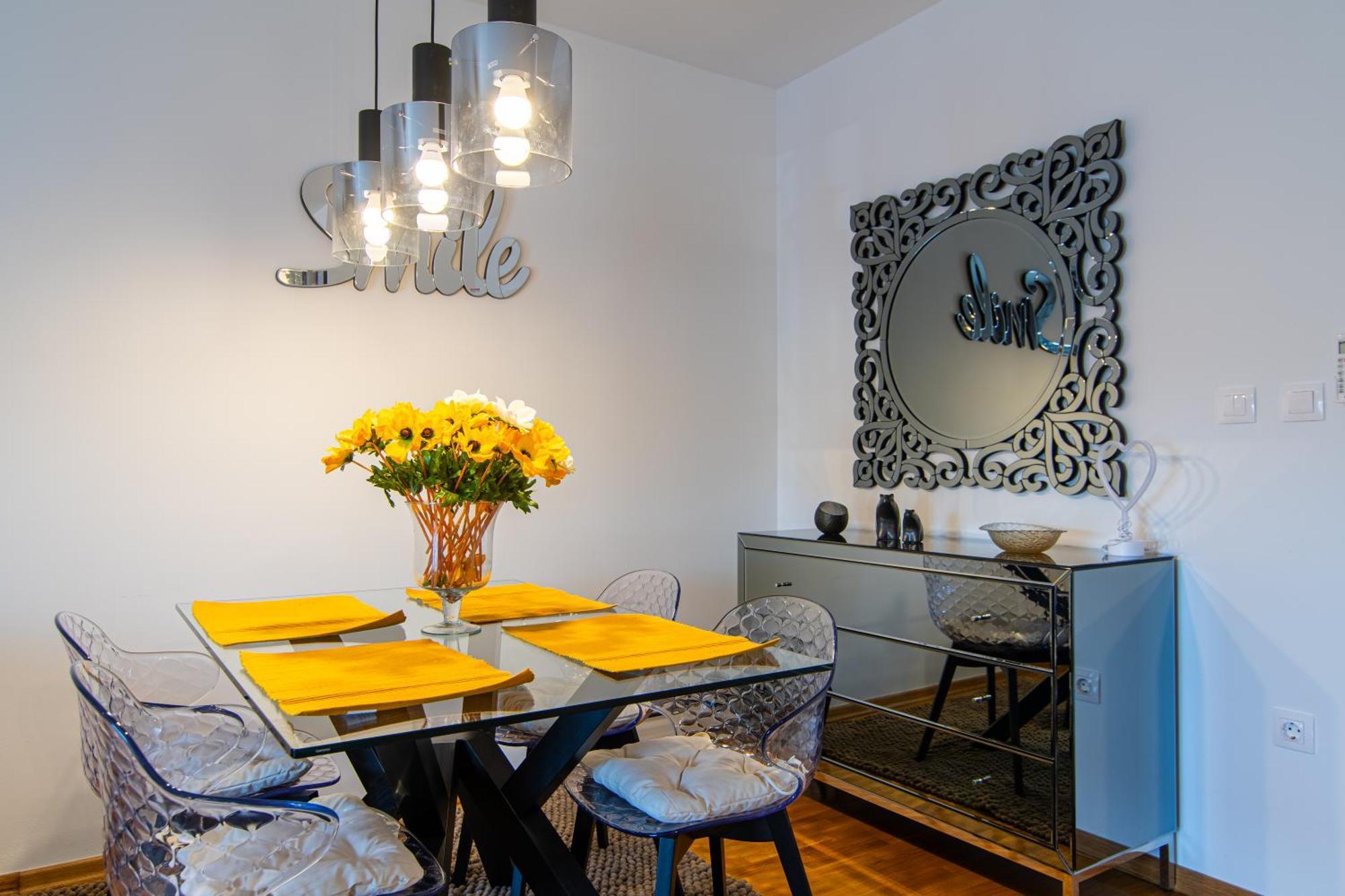 Flexible Selfcheckins 74 - - Garage - Loggia - New Zagreb