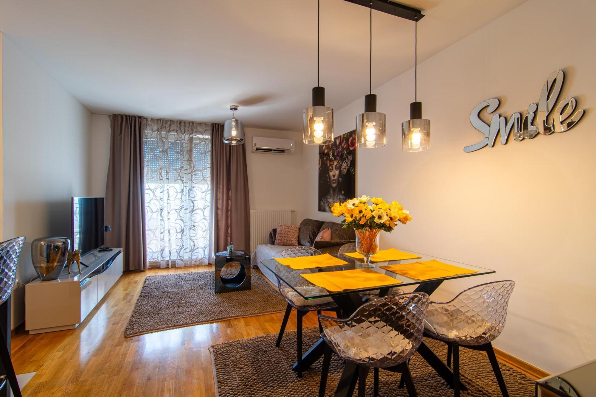 Flexible Selfcheckins 74 - - Garage - Loggia - New Zagreb